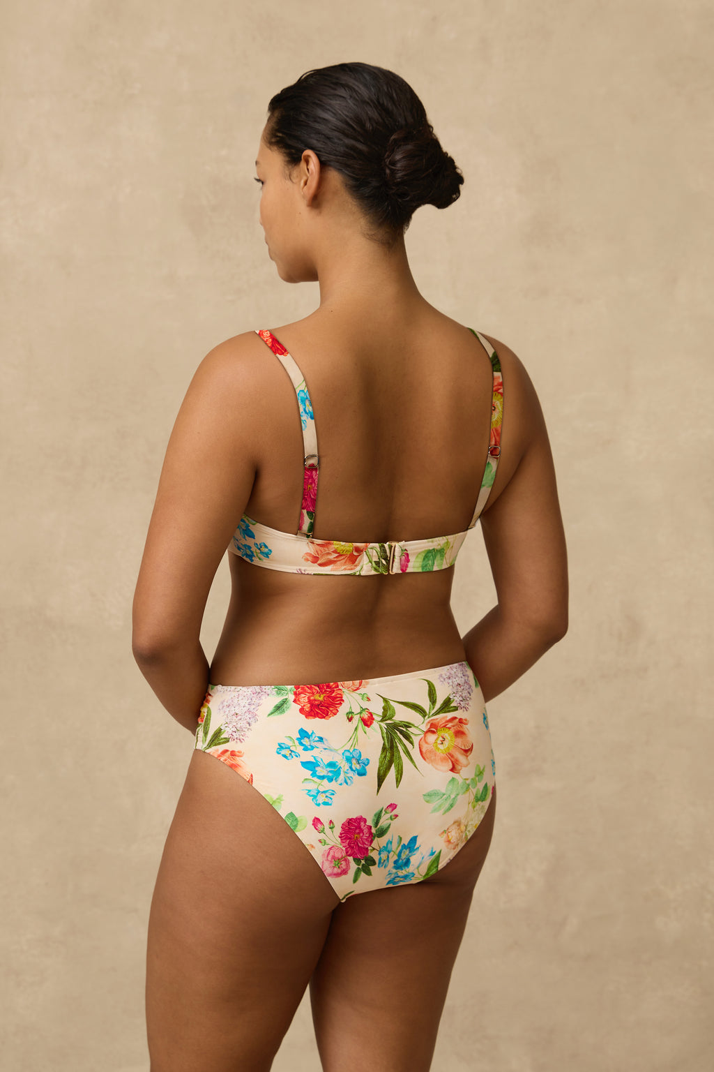 Palermo Multi Fit Twist Crop - Monte & Lou