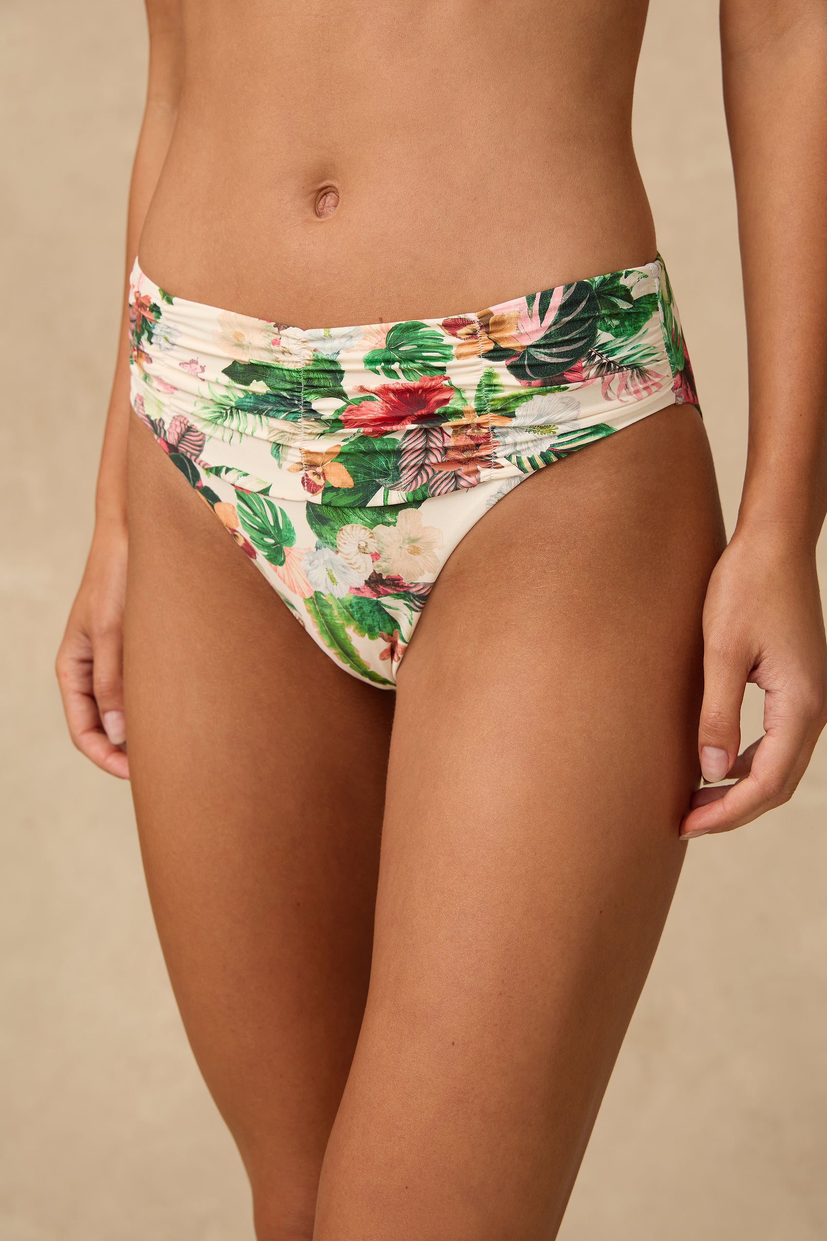 Aurora Mid Rise Ruched Pant