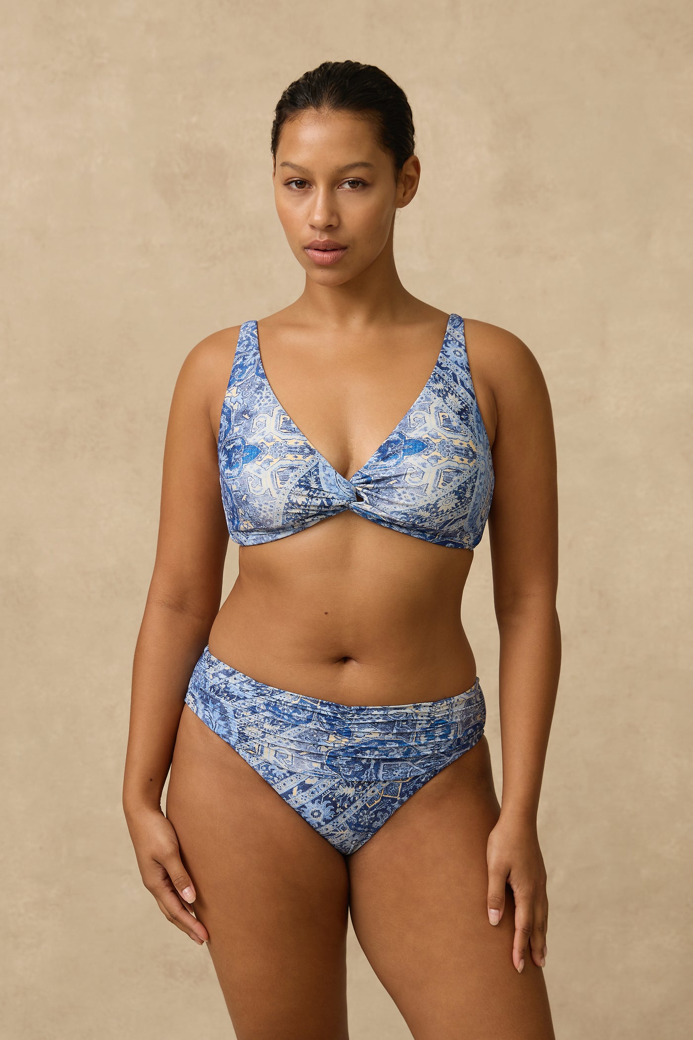 Lauren Mid Rise Ruched Pant