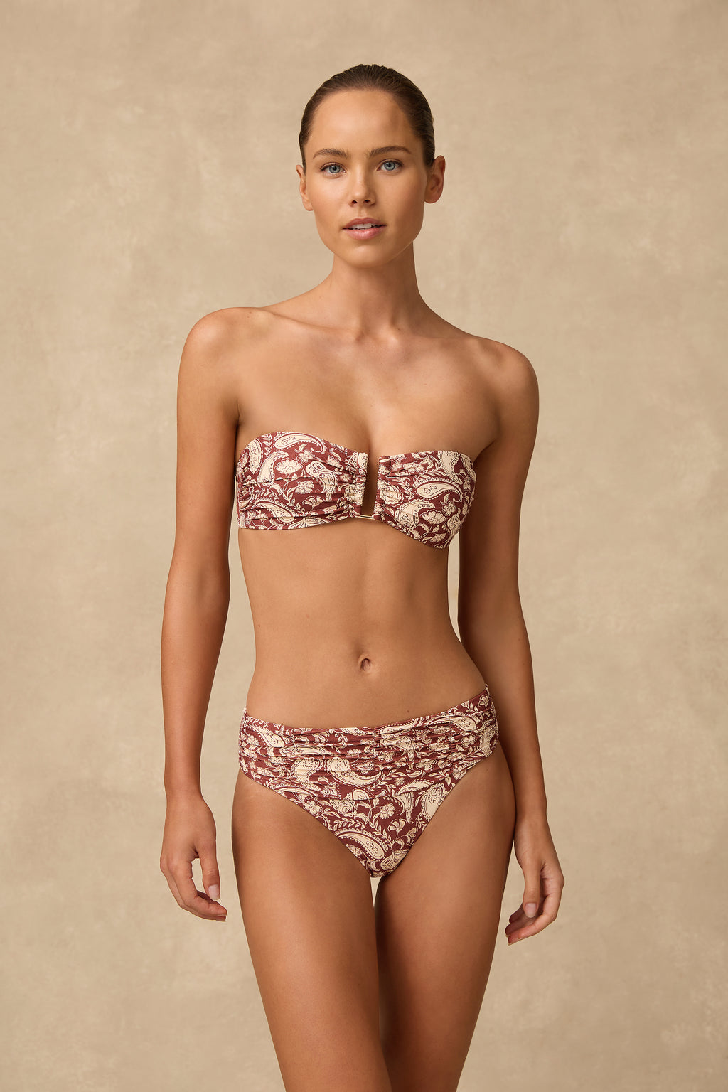 Luna Mid Rise Ruched Pant