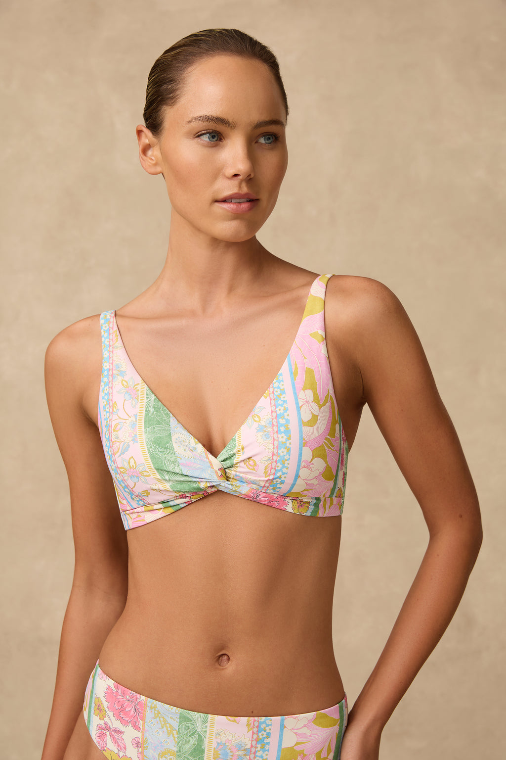 Valetta Multi Fit Twist Crop