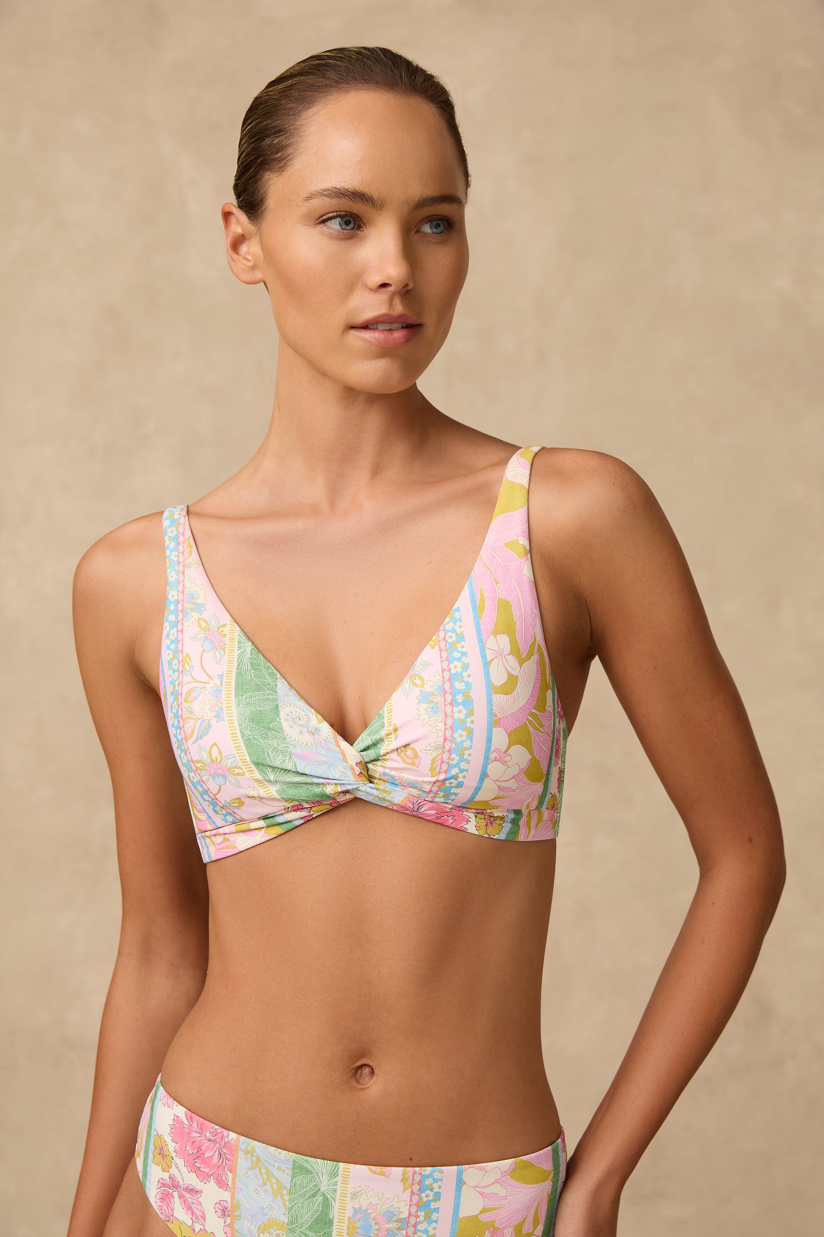 Valetta Multi Fit Twist Crop