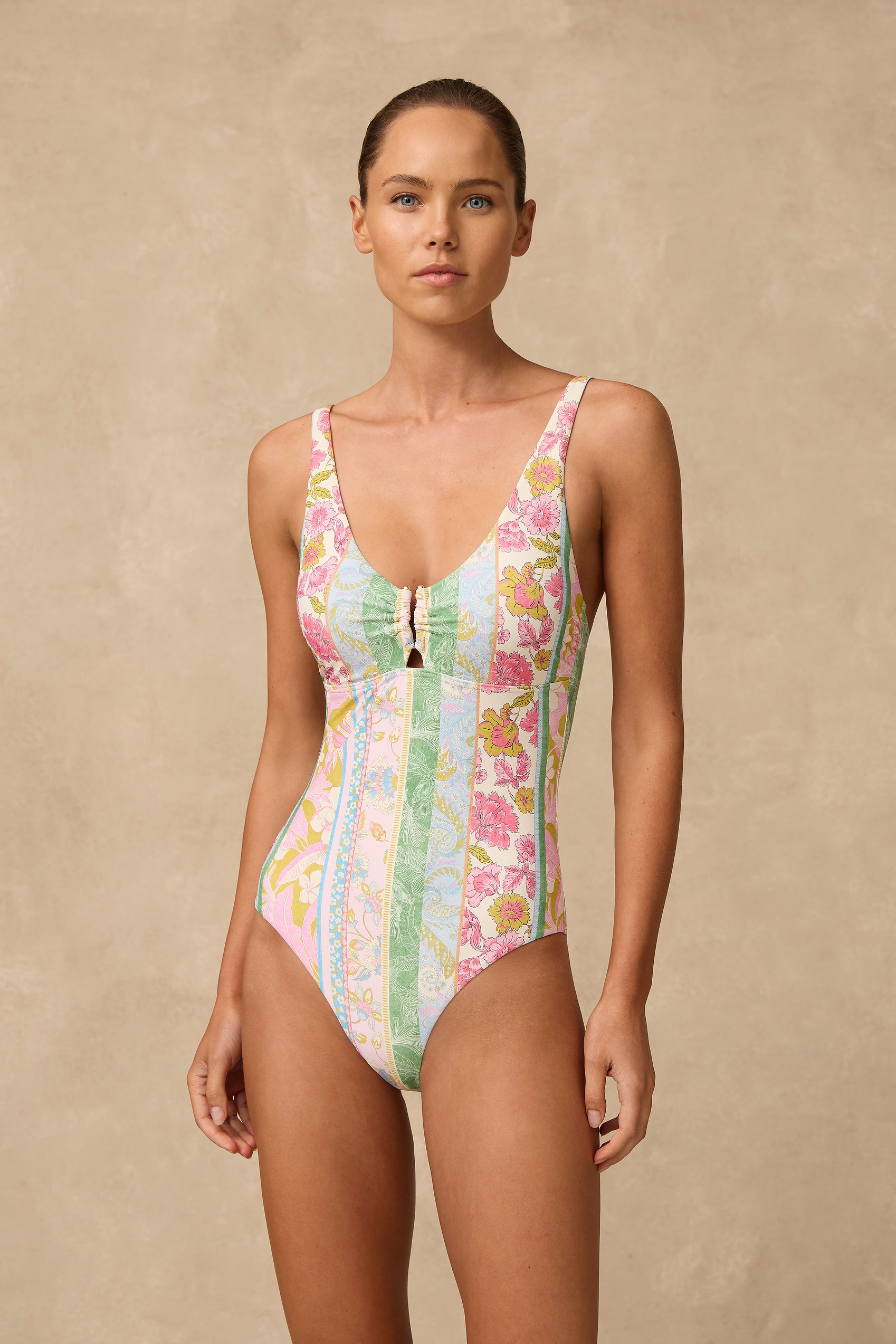 Valetta Multi Ft U Wire One Piece