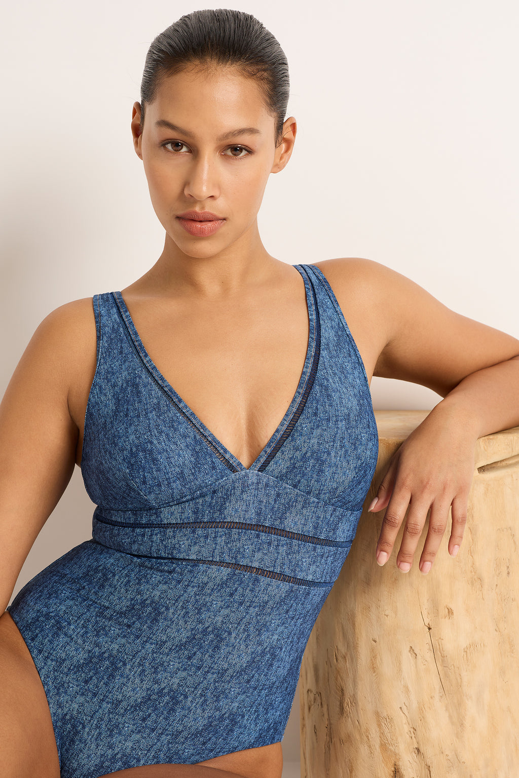 Denny Multi Fit V One Piece - One Piece - Monte & Lou